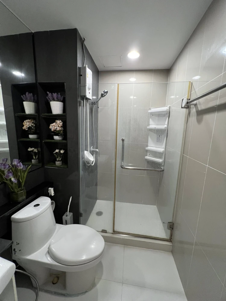 For rent: Bangkok Horizon Ratchada-Thaphra, private balcony, panoramic city view, 27th floor, just bring your luggage and move in.