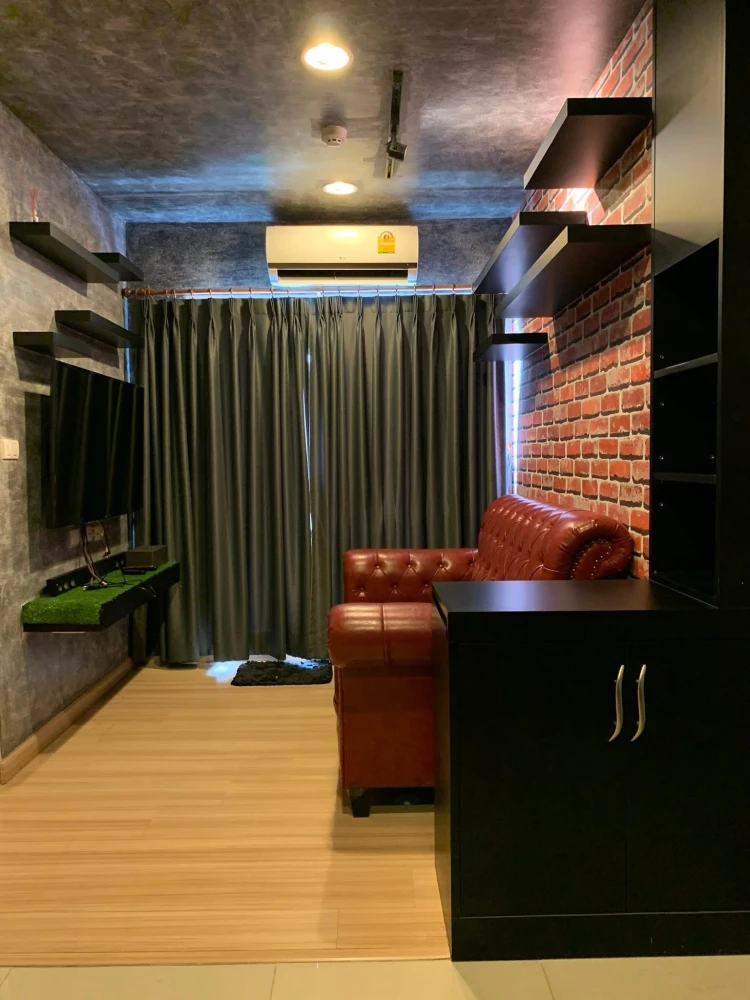 For rent: Bangkok Horizon Ratchada-Tha Phra. Very high floor unit, super cool loft style decoration. Don't miss out!