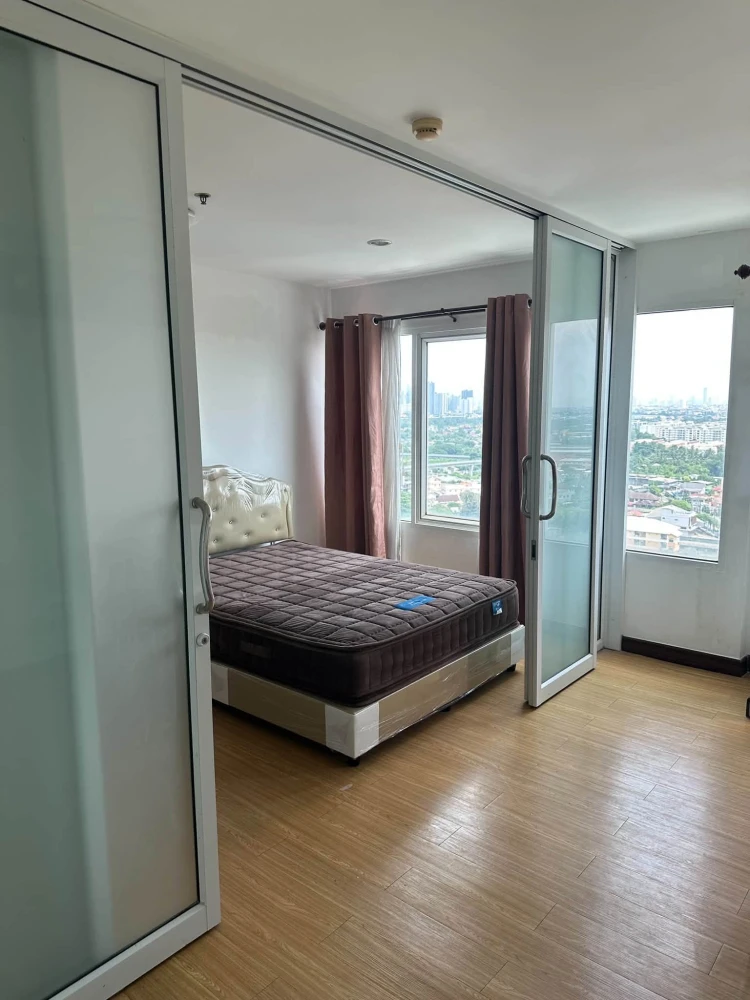 Bangkok Horizon Phetkasem for rent. The unit is in excellent condition with a pleasant atmosphere; it comes furnished and is ready for immediate occup