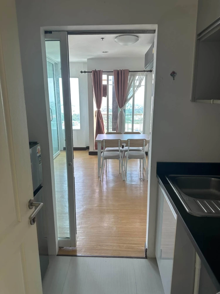 Bangkok Horizon Phetkasem for rent. The unit is in excellent condition with a pleasant atmosphere; it comes furnished and is ready for immediate occup