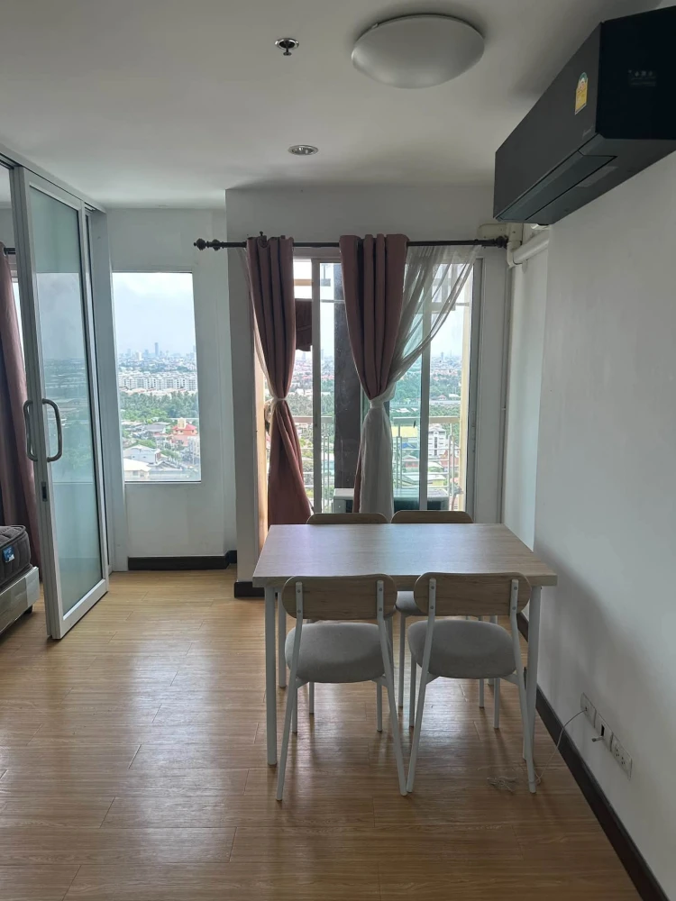 Bangkok Horizon Phetkasem for rent. The unit is in excellent condition with a pleasant atmosphere; it comes furnished and is ready for immediate occup