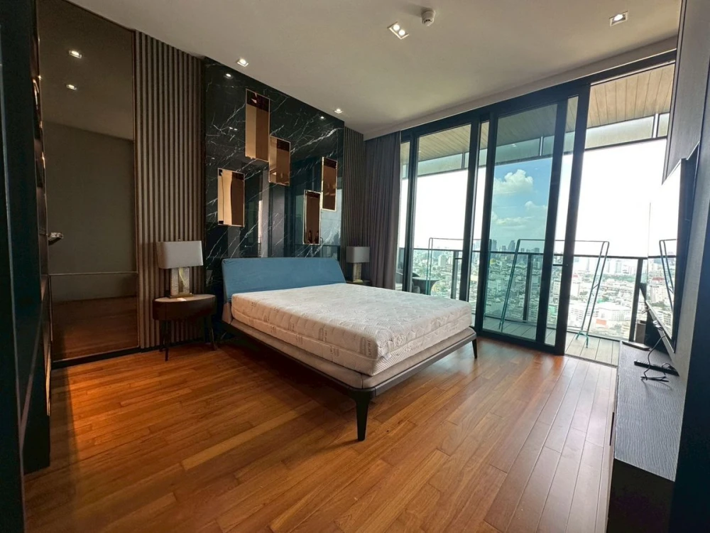 For rent: Banyan Tree Residence Riverside, 28th floor, with Chao Phraya River view. Book now!