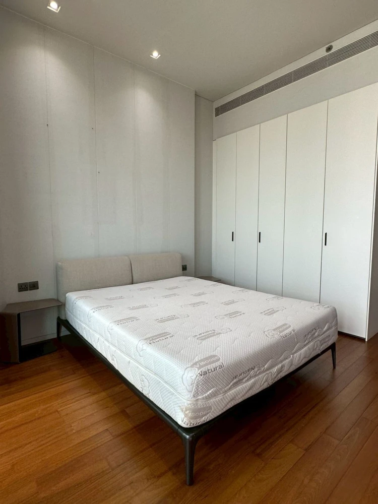For rent: Banyan Tree Residence Riverside, 28th floor, with Chao Phraya River view. Book now!