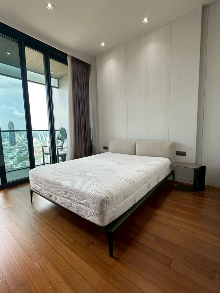 For rent: Banyan Tree Residence Riverside, 28th floor, with Chao Phraya River view. Book now!