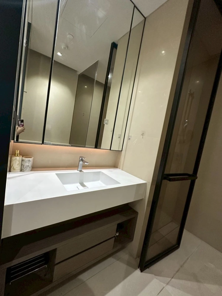 For rent: Banyan Tree Residence Riverside, 28th floor, with Chao Phraya River view. Book now!