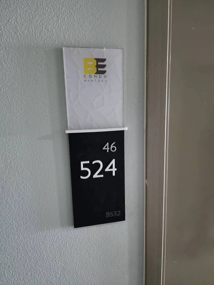 For rent: Be Condo Paholyothin, 5th floor, fully furnished room, ready to move in. Reserve now, don't wait.