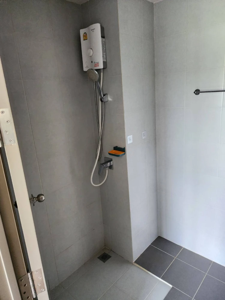 For rent: Be Condo Paholyothin, 5th floor, fully furnished room, ready to move in. Reserve now, don't wait.