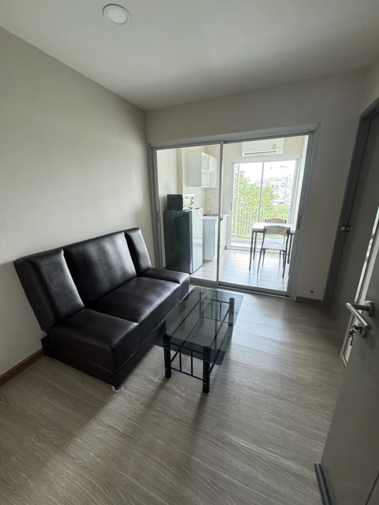 For rent: Be Condo Paholyothin, 5th floor, fully furnished room, ready to move in. Reserve now, don't wait.