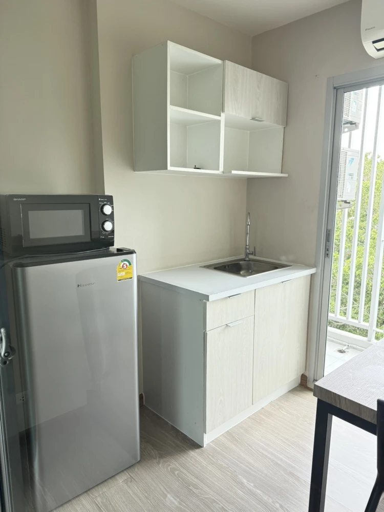 For rent: Be Condo Paholyothin, 5th floor, fully furnished room, ready to move in. Reserve now, don't wait.