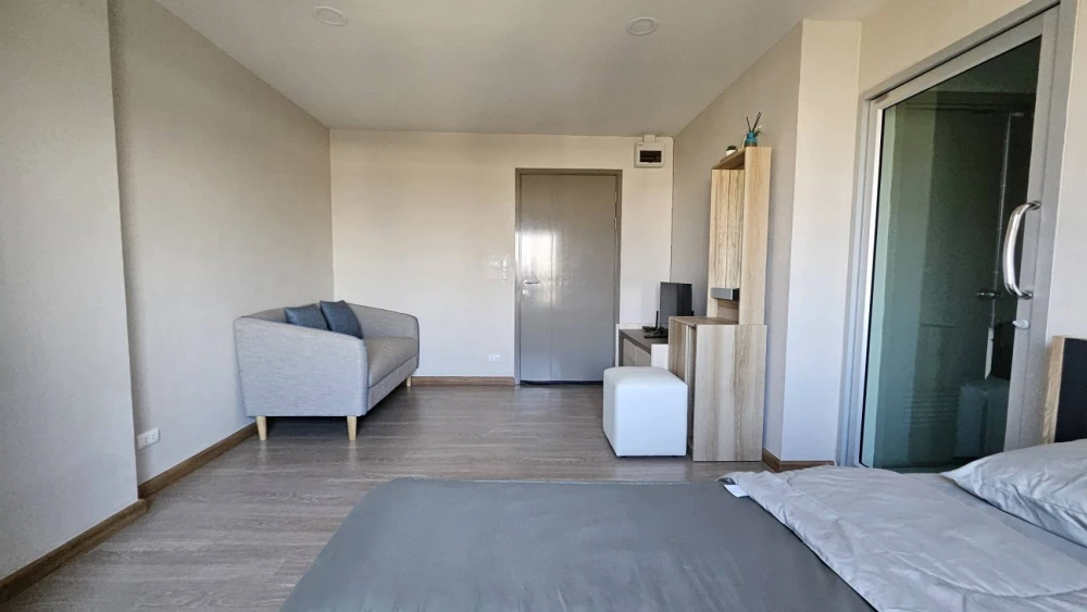For rent: Be Condo Paholyothin, 8th floor, fully furnished room, ready to move in, reserve now, don't wait.