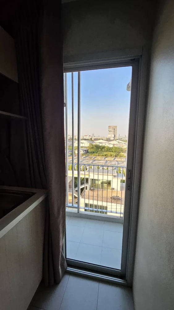 For rent: Be Condo Paholyothin, 8th floor, fully furnished room, ready to move in, reserve now, don't wait.