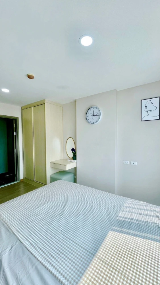 Be Condo Paholyothin for rent. Spacious and comfortable room, fully furnished with appliances. Book now, don't miss out!