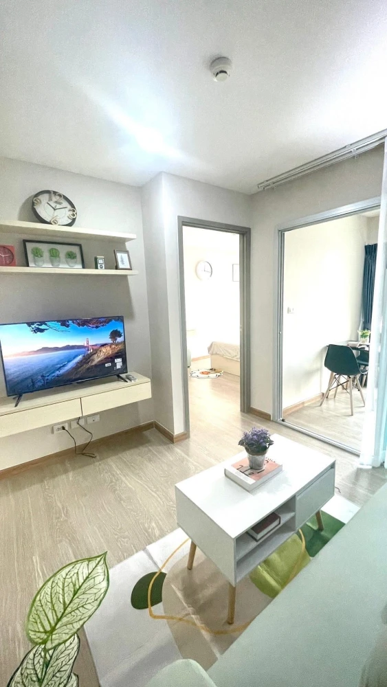 Be Condo Paholyothin for rent. Spacious and comfortable room, fully furnished with appliances. Book now, don't miss out!