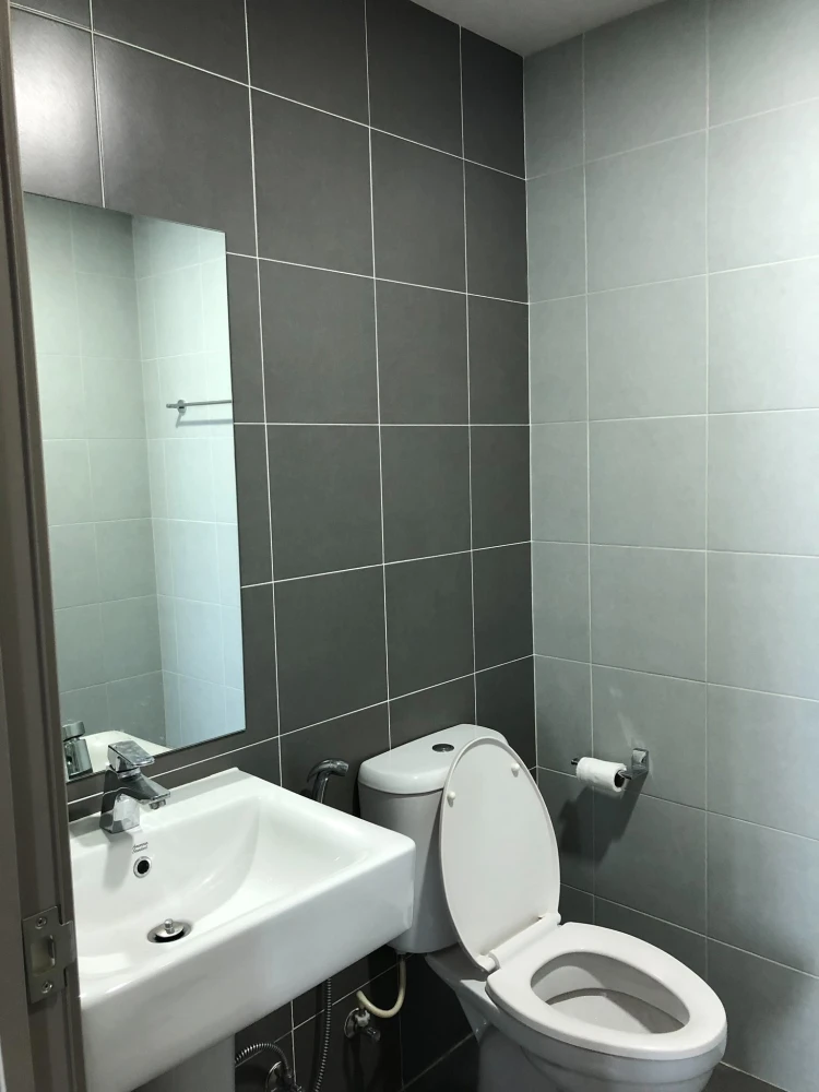 For rent: Be Condo Paholyothin, spacious room, lots of usable space, good location, at a great price. Don't miss it.