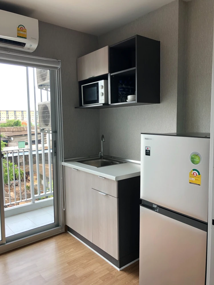 For rent: Be Condo Paholyothin, spacious room, lots of usable space, good location, at a great price. Don't miss it.