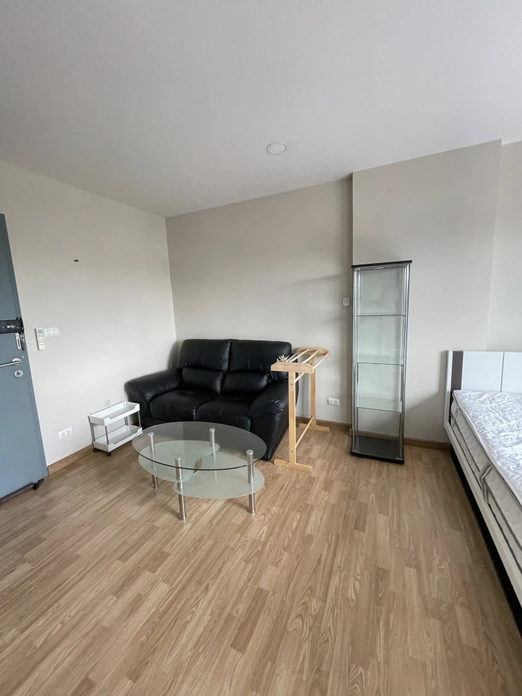 For rent: Be Condo Paholyothin, a nice room with complete decorations. Reserve now!