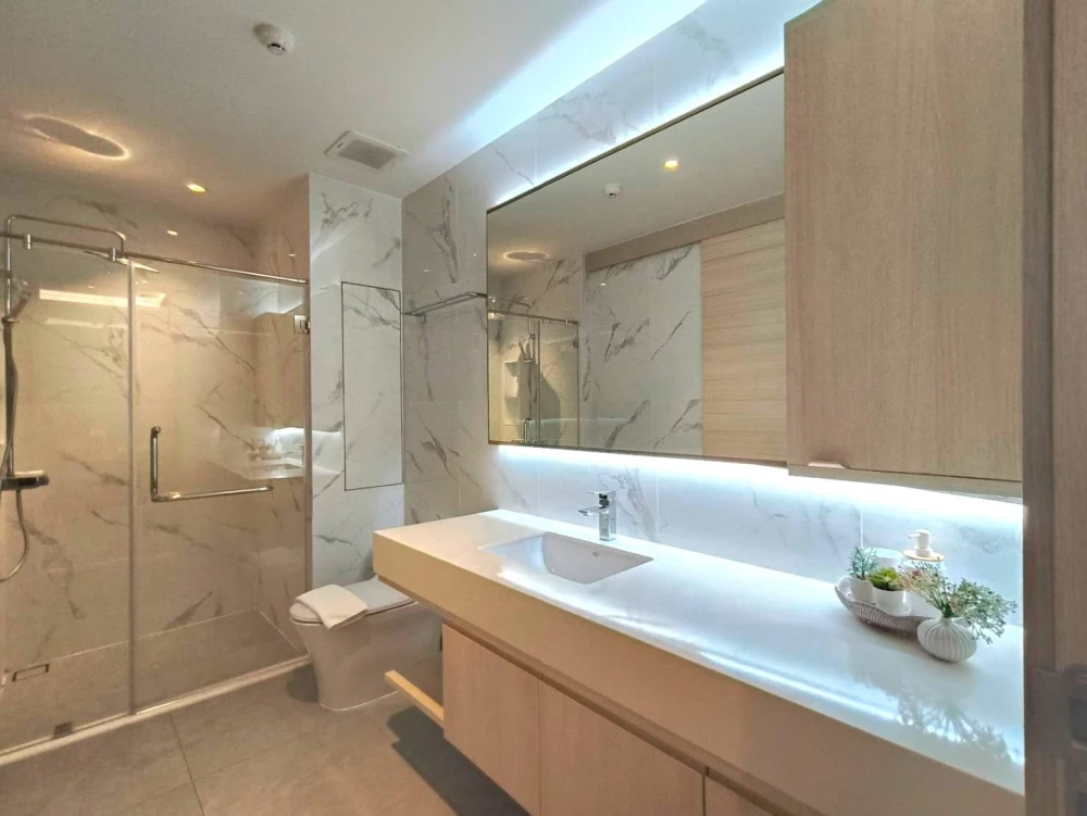 For rent: Bearing Residence, 3 bedrooms, spacious living area, fully furnished. Don't miss out!