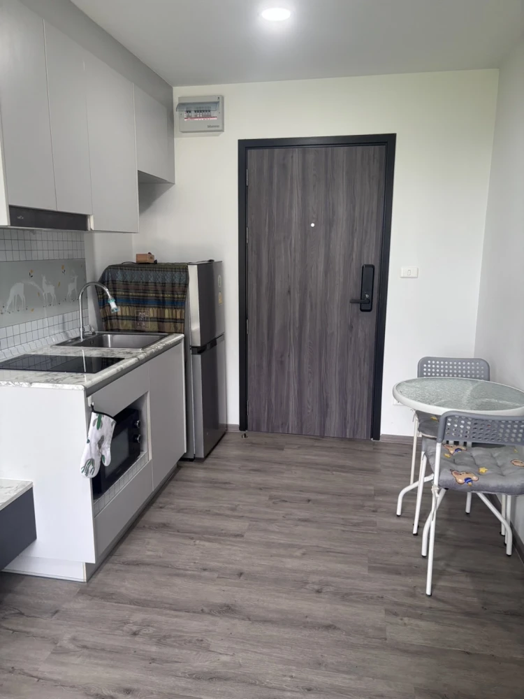 For rent: Beat Bangwa Interchange, 6th floor, great view, fully furnished, ready to move in. Reserve now, don't delay.