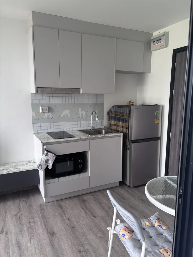 For rent: Beat Bangwa Interchange, 6th floor, great view, fully furnished, ready to move in. Reserve now, don't delay.