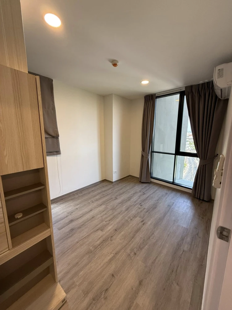 For rent at Beat Bangwa Interchange. Nice room, not too high floor, fully furnished with appliances. Book now!