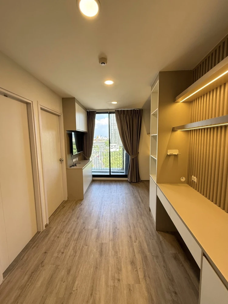For rent at Beat Bangwa Interchange. Nice room, not too high floor, fully furnished with appliances. Book now!