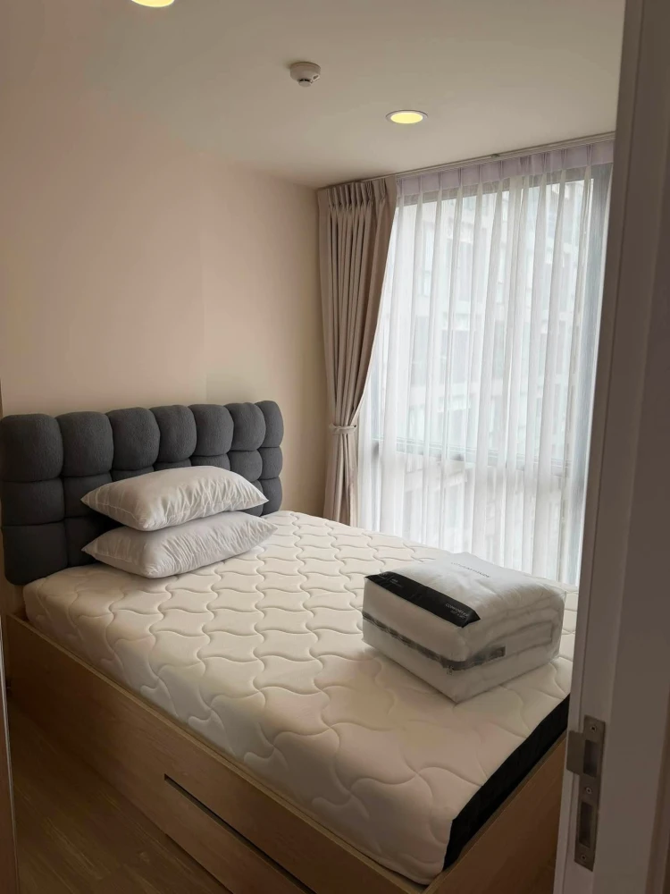 Beat Sukhumvit 1 Bedroom Plus condo for rent. Move-in ready (beautiful view, pool view).