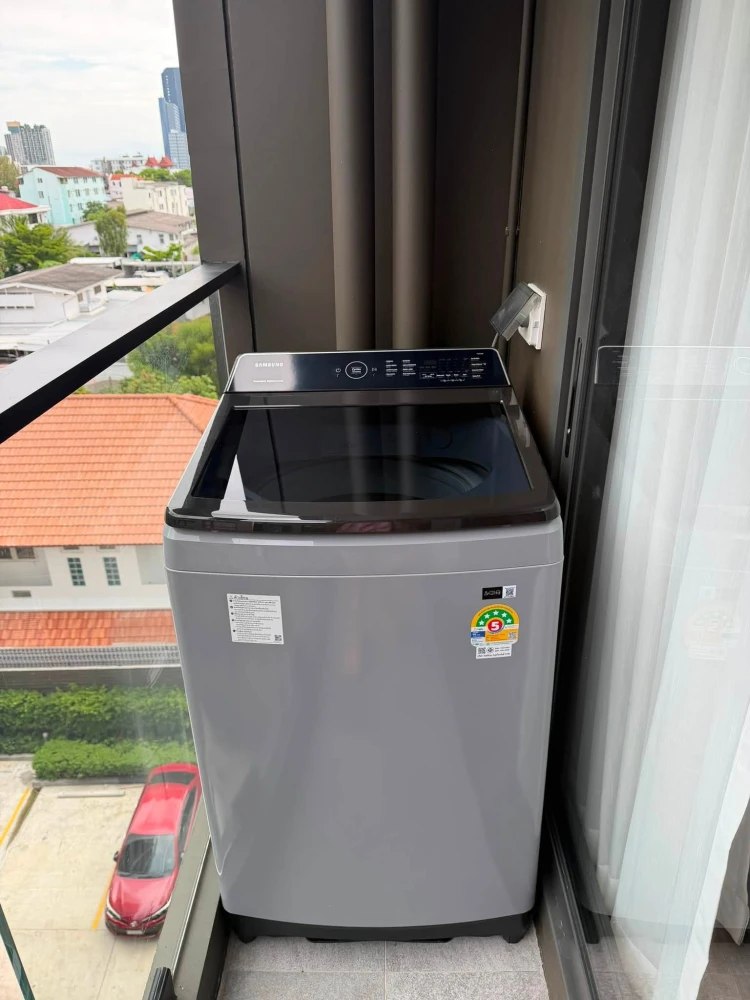 Beat Sukhumvit 1 Bedroom Plus condo for rent. Move-in ready (beautiful view, pool view).