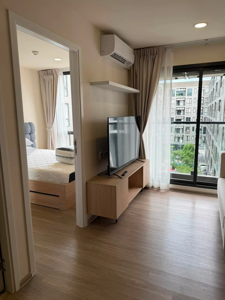 Beat Sukhumvit 1 Bedroom Plus condo for rent. Move-in ready (beautiful view, pool view).