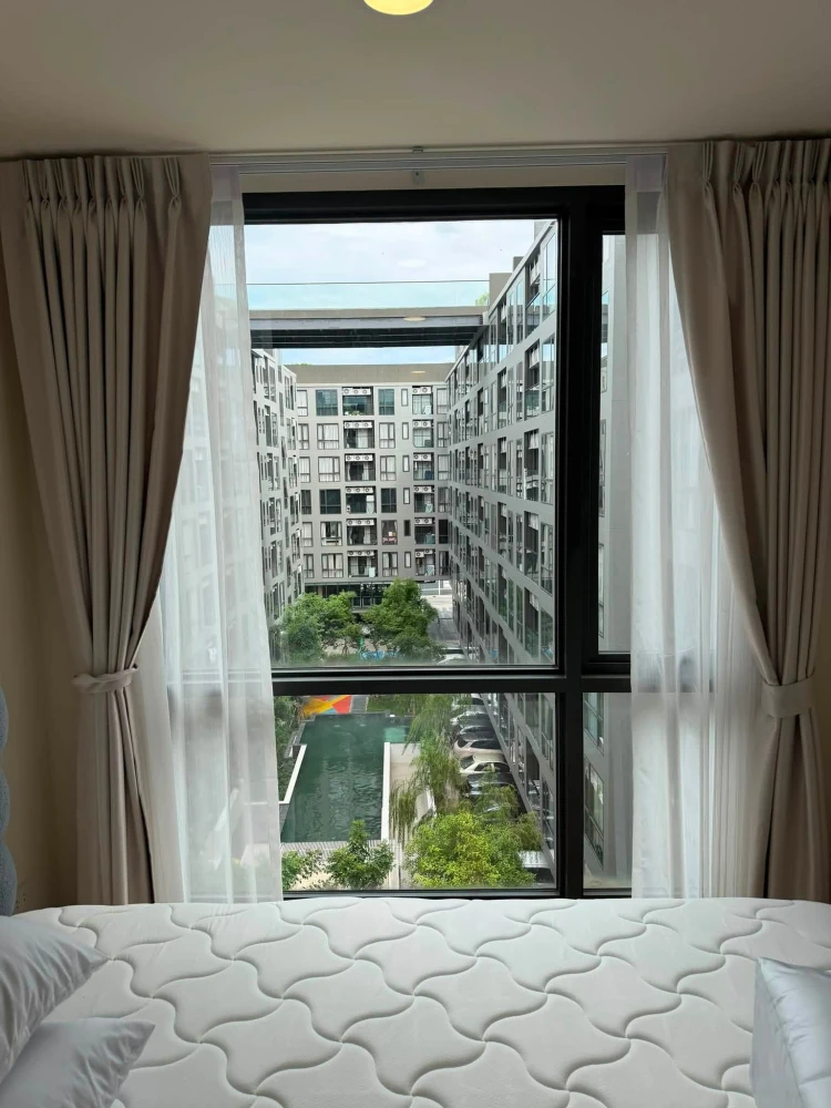Beat Sukhumvit 1 Bedroom Plus condo for rent. Move-in ready (beautiful view, pool view).