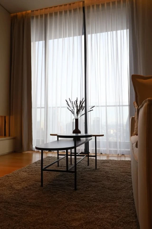 For rent: Beatniq Sukhumvit 32, high floor room, spacious and comfortable, built-in decoration, looks very good, must book.