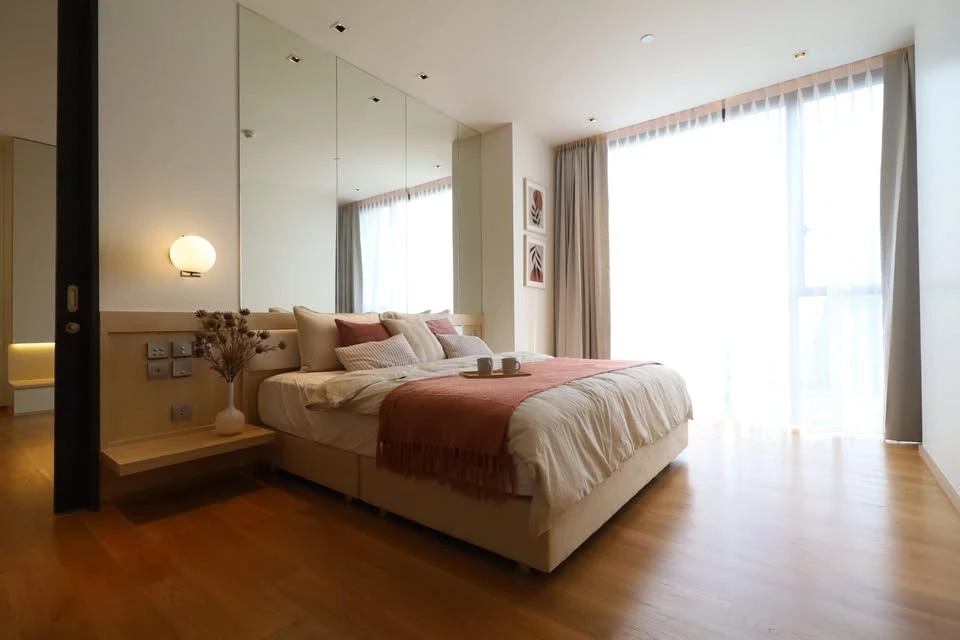 For rent: Beatniq Sukhumvit 32, high floor room, spacious and comfortable, built-in decoration, looks very good, must book.