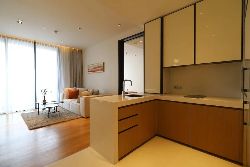 For rent: Beatniq Sukhumvit 32, high floor room, spacious and comfortable, built-in decoration, looks very good, must book.