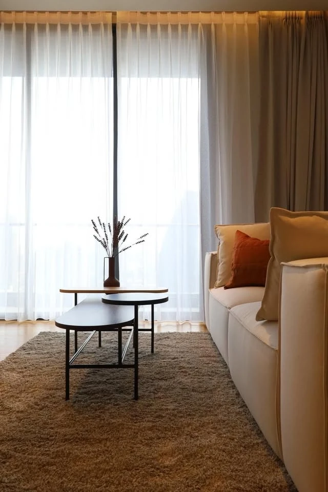 For rent: Beatniq Sukhumvit 32, high floor room, spacious and comfortable, built-in decoration, looks very good, must book.