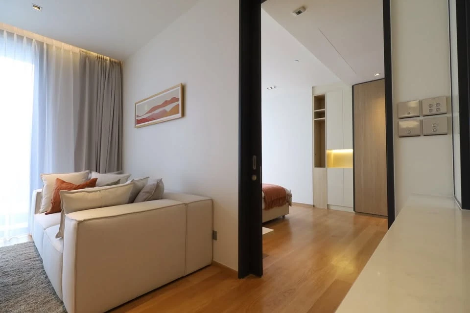 For rent: Beatniq Sukhumvit 32, high floor room, spacious and comfortable, built-in decoration, looks very good, must book.