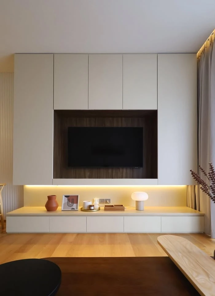 For rent: Beatniq Sukhumvit 32, high floor room, spacious and comfortable, built-in decoration, looks very good, must book.