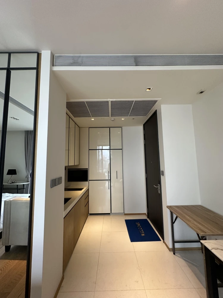 Luxury Studio apartment for rent at Beatniq Sukhumvit 32. Fully furnished with city views from a high floor. Book now!