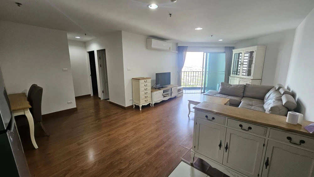 For rent: Belle Grand Rama 9, 2 bedrooms, spacious living area, fully furnished with complete amenities. Book now!