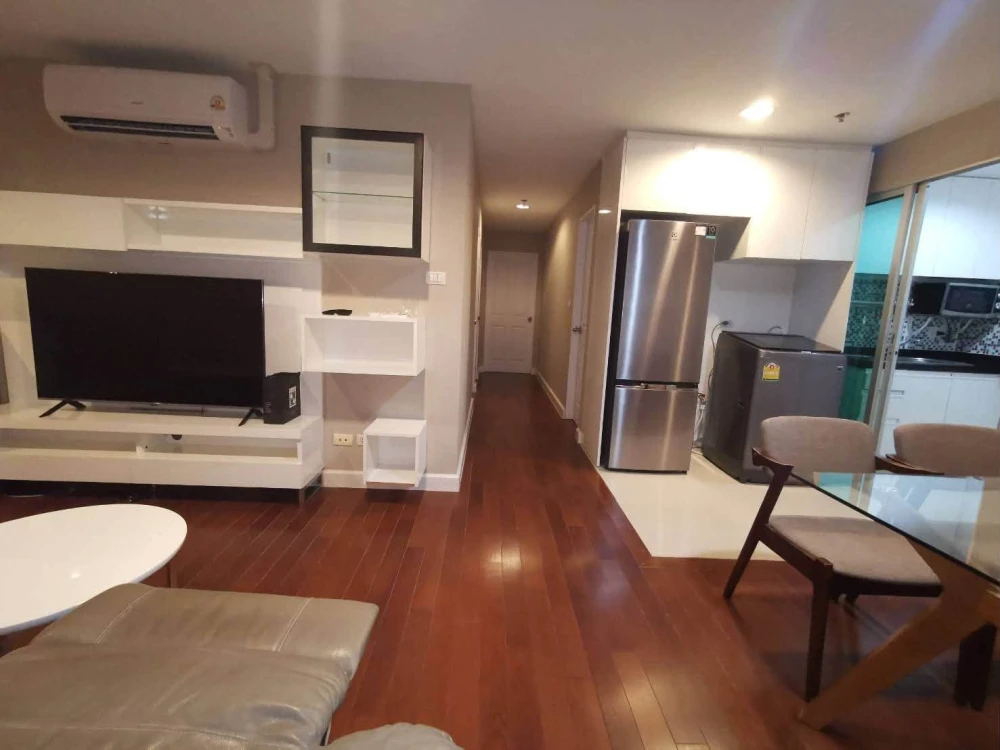 For rent: Belle Grand Rama 9, 3 bedrooms, 2 bathrooms, garden view, spacious living area, home-like atmosphere. Book now!