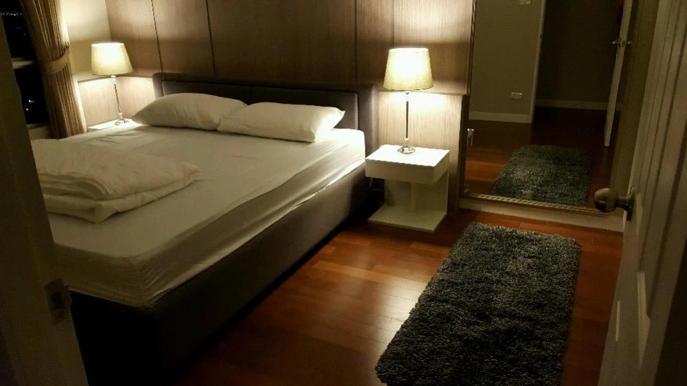 Belle Grand Rama 9, 22nd floor, fully furnished condo for rent. Book now!