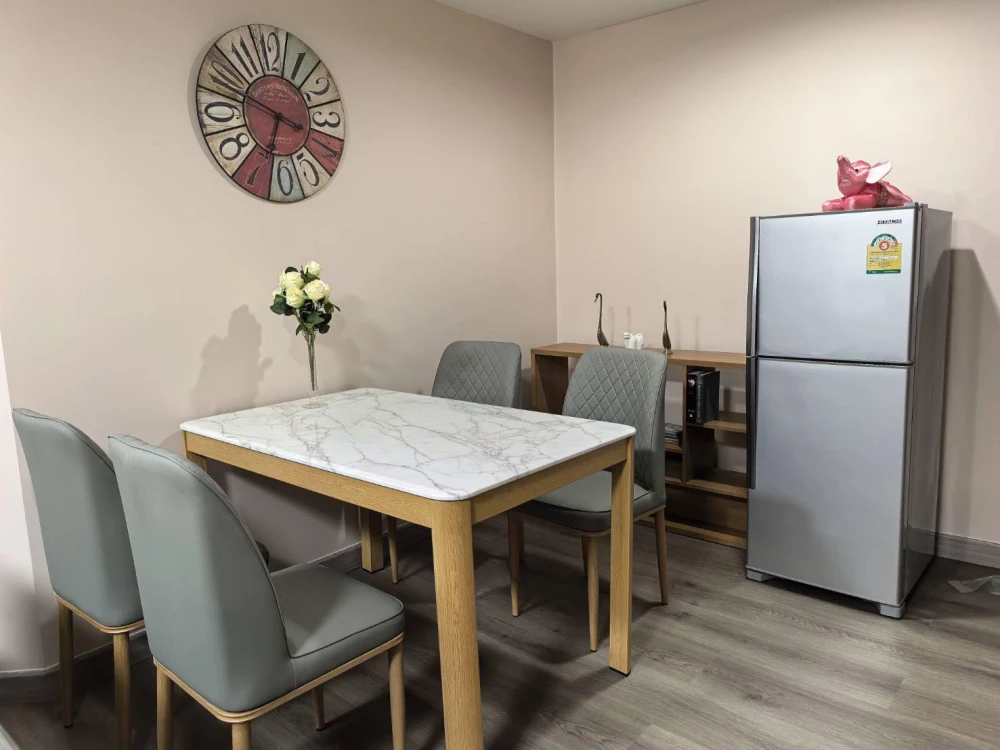 For rent: Belle Grand Rama 9, located on the 16th floor, Building C2. Fully furnished and ready to move in.