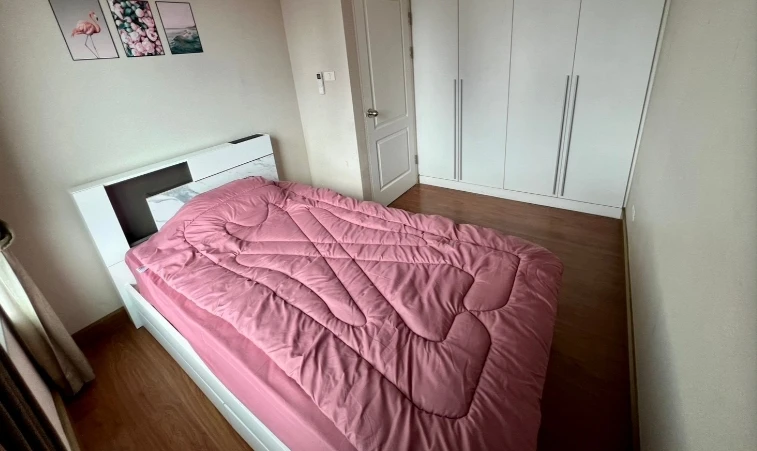 Belle Grand Rama 9 unit for rent—inviting and fully furnished. Book now if interested! images