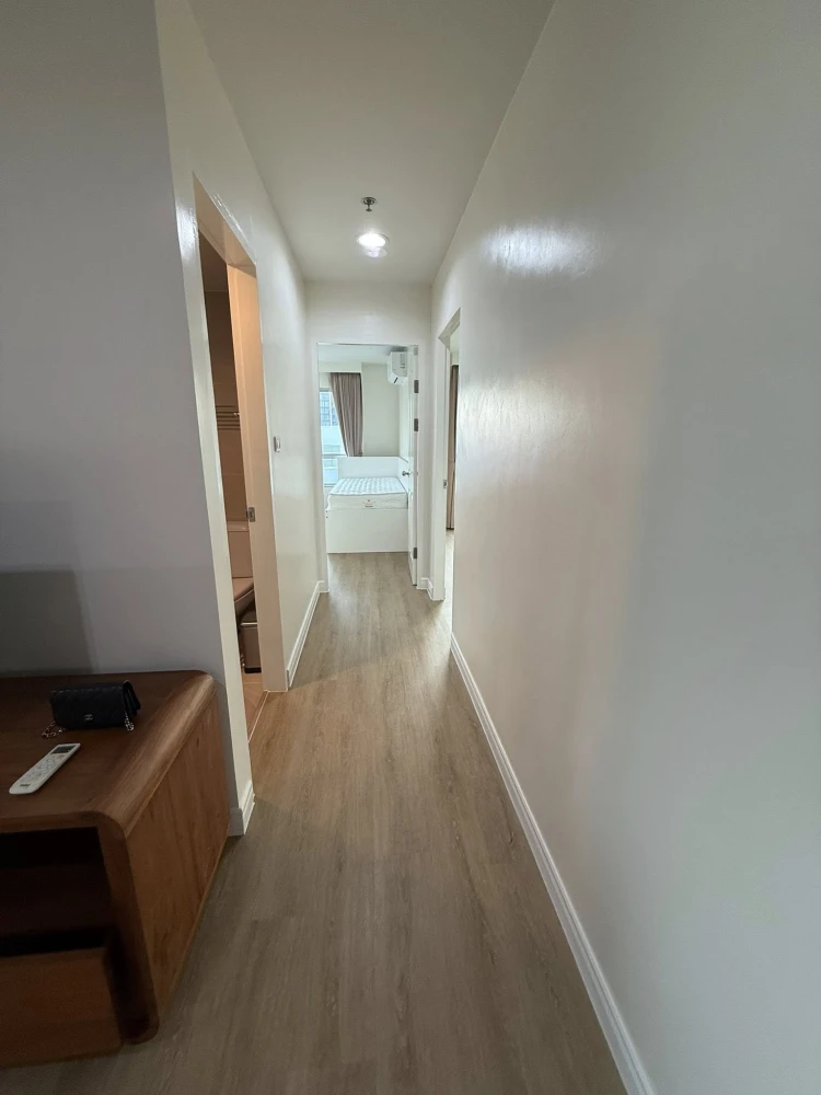 For rent: Belle Grand Rama 9, ready to move in, high floor, fully furnished, spacious and comfortable. Book now!