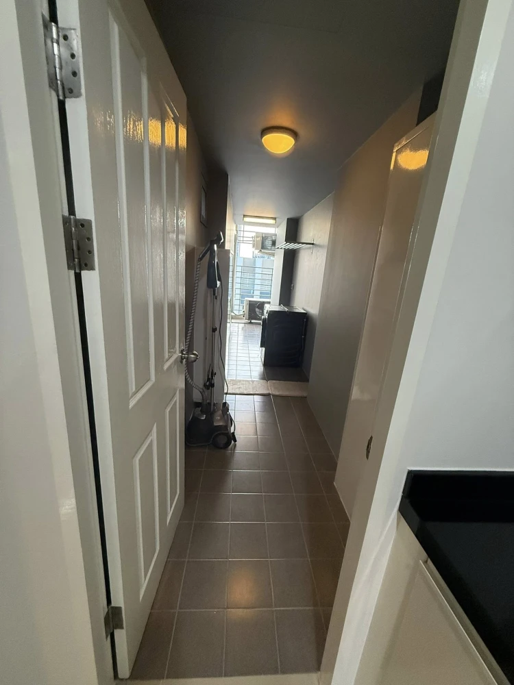 For rent: Belle Grand Rama 9, ready to move in, high floor, fully furnished, spacious and comfortable. Book now!