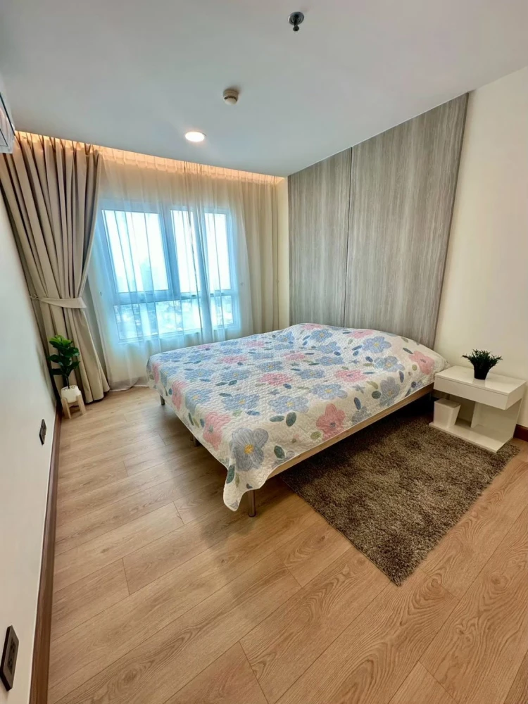 For rent: Belle Grand Rama 9, beautiful unit, ready to move in, city view, high floor, fully furnished with appliances.