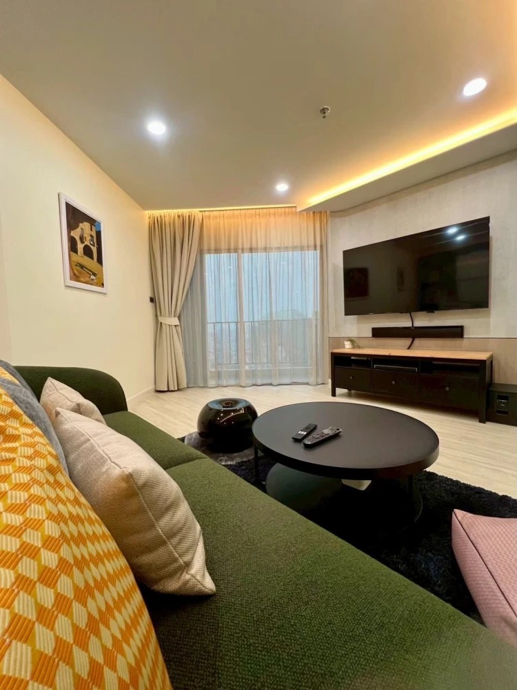 For rent: Belle Grand Rama 9, beautiful unit, ready to move in, city view, high floor, fully furnished with appliances.