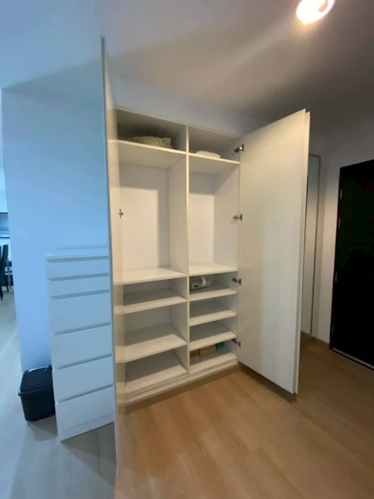 Belle Grand Rama 9 for rent. Very high floor (25th floor), largest unit available. Book now, don't hesitate!