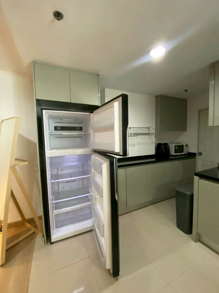 Belle Grand Rama 9 for rent. Very high floor (25th floor), largest unit available. Book now, don't hesitate!