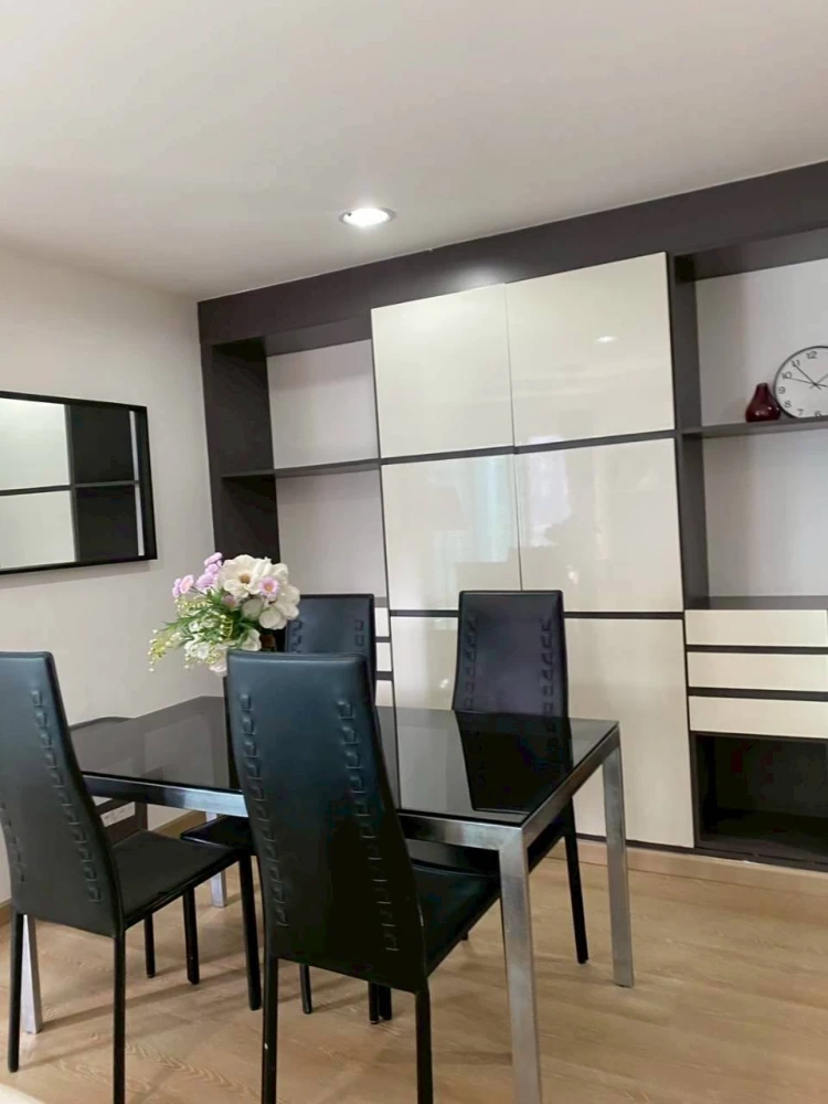 Belle Grand Rama 9 for rent. Very high floor (25th floor), largest unit available. Book now, don't hesitate!
