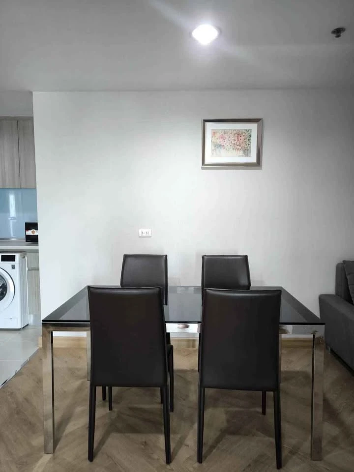 For rent: Belle Grand Rama 9, very high floor unit with view of Government Savings Bank, 2 bedrooms. Don't miss out!