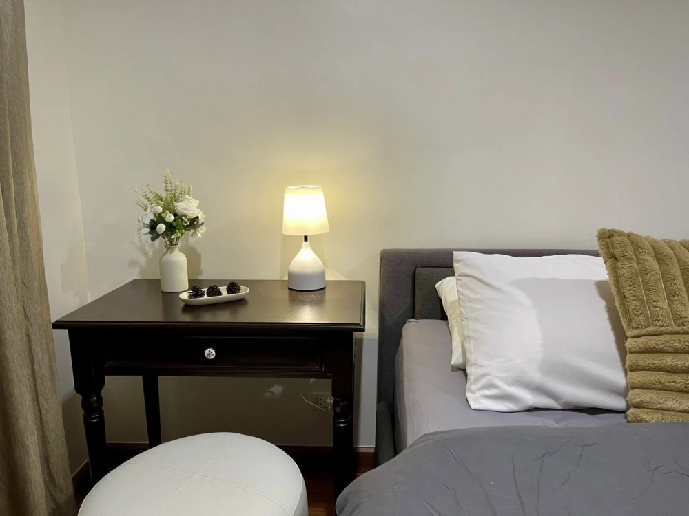 For rent: Belle Grand Rama 9, 2 bedrooms, 2 bathrooms, spacious living area, fully furnished. Book now!